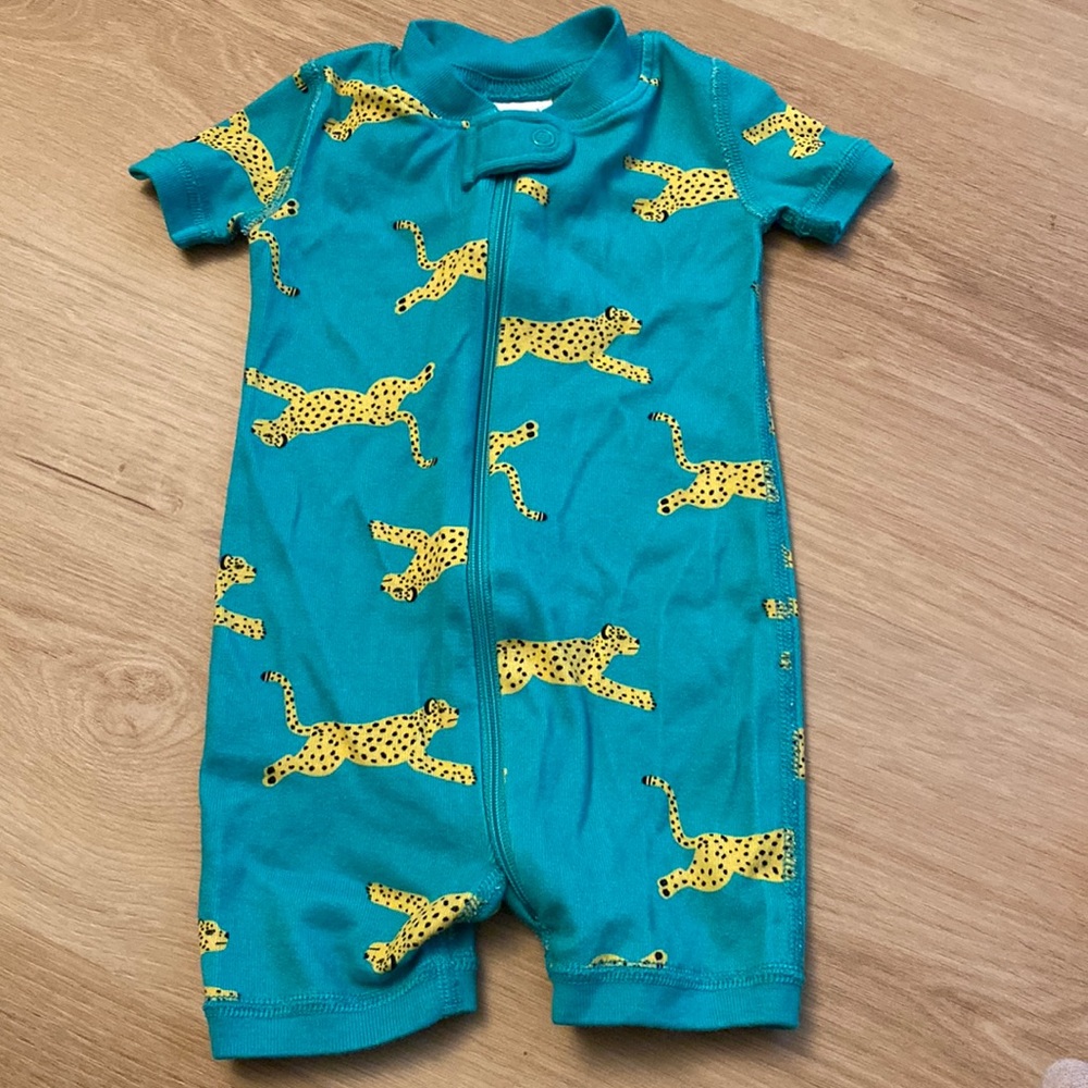 2 for $20 0-3 Hanna Andersson romper